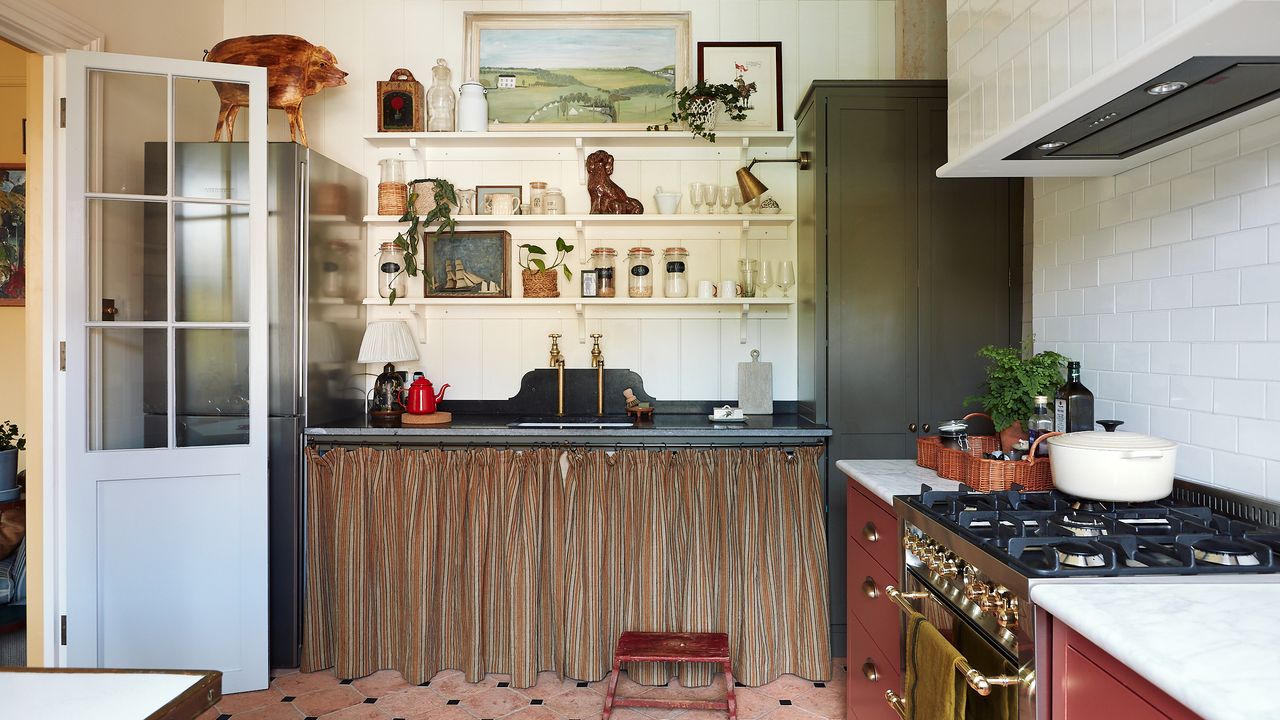 63 small kitchen concepts from the Home & Backyard archive