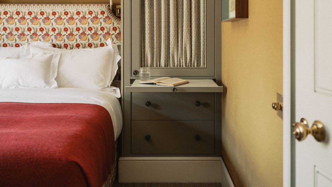 3 creative methods to include storage into a little bed room