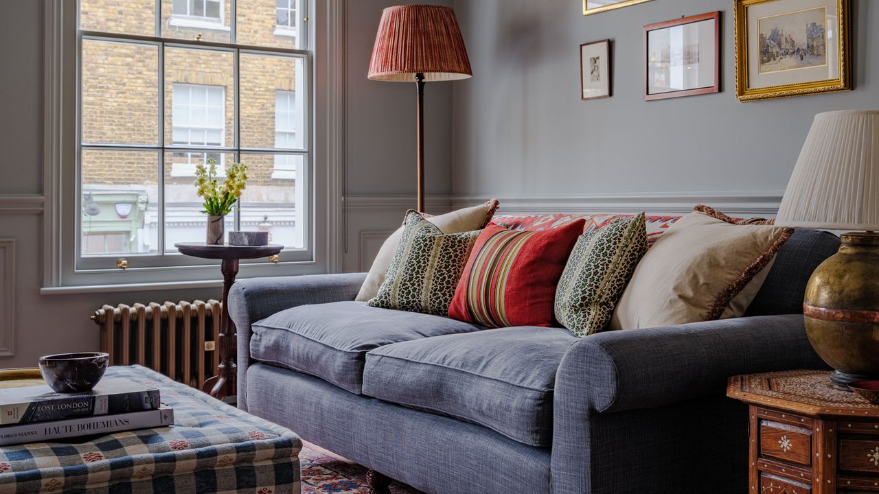 3 classic townhouse living-room and how to get the take a look at any budget plan